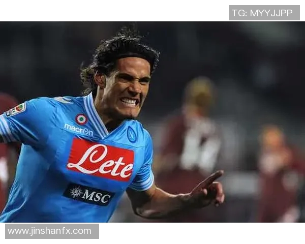 瓦尔多足球明星的传奇之路与辉煌成就探秘 瓦尔多足球明星的传奇之路与辉煌成就探秘