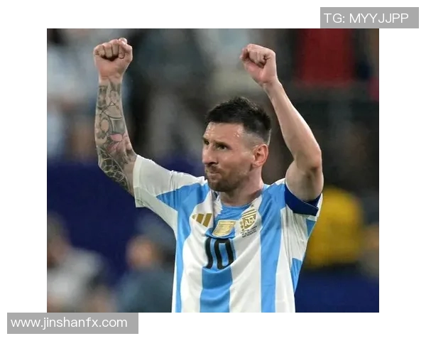 足球明星们齐聚一堂共同绘制梅西的传奇瞬间与足球梦想 足球明星们齐聚一堂共同绘制梅西的传奇瞬间与足球梦想